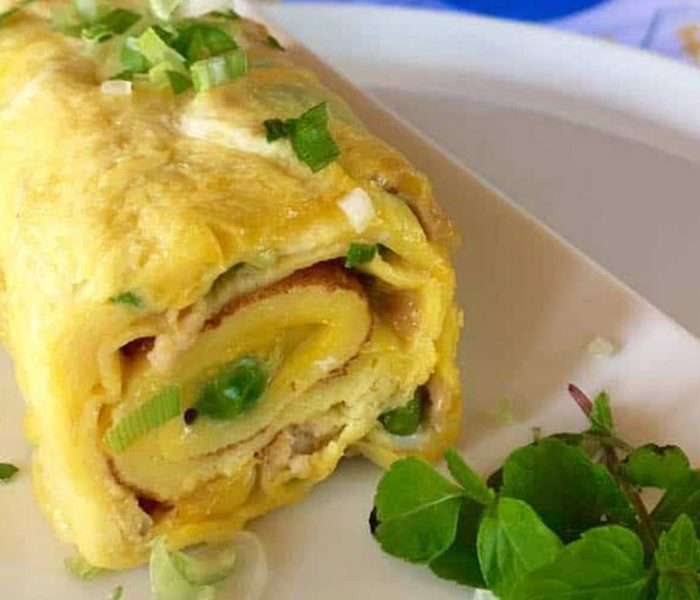 Tamagoyaki (Japanese rolled omelet)